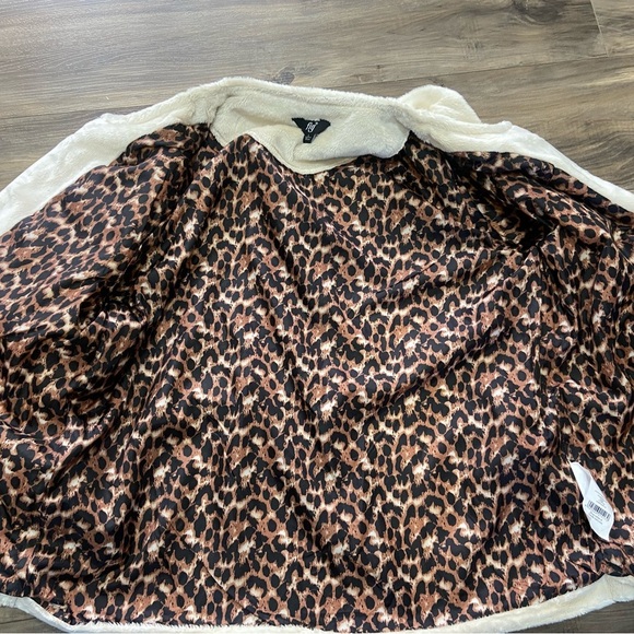 Cream Jacket with Leopard Print Lining - Picture 3 of 4